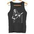 ギターを弾くデビッド・ギルモア タンクトップ