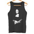 モナリザをドラムスティックで叩くドラマー タンクトップ