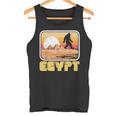 レトロ ビッグフット & ピラミッド エジプト サスカッチ グラフィック タンクトップ