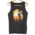 レトロサンセットツリークライマーアーボリスト。 タンクトップ
