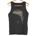 ヴェロキラプトル恐竜狩りリアルなグラフィックデザイン タンクトップ