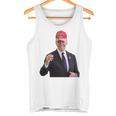 トランプの帽子をかぶったバイデンの陽気なグラフィック 長袖tシャツ タンクトップ