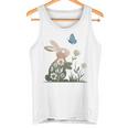 蝶のイースターとデイジーを保持している甘いウサギのウサギ 長袖tシャツ タンクトップ