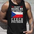Raised By A Czech Father Father's Day Czech Republic Flag タンクトップ 彼への贈り物