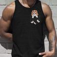 おかしなキャバリア王チャールズ・スパニエルがあなたのポケットに。 タンクトップ 彼への贈り物