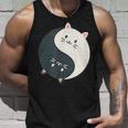 かわいい猫と一緒に陰陽師のサイン I Karma Yoga Cat タンクトップ 彼への贈り物