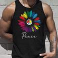すべての愛する人々に平和 陽気なデザイン タンクトップ 彼への贈り物