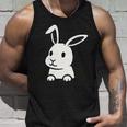 ウサギの穴から出てトラブルに巻き込まれる タンクトップ 彼への贈り物
