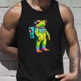 カラフルなカエルの宇宙飛行士キャラクター タンクトップ 彼への贈り物