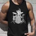 キュートで面白い猫のドラマー ドラムを弾くパンク ロックスター グラフィック タンクトップ 彼への贈り物