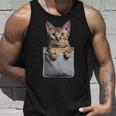ポケットに入ったアビシニアン猫 タンクトップ 彼への贈り物