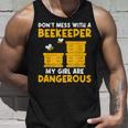 収穫養蜂家 これらを植えてミツバチを救いましょう タンクトップ 彼への贈り物