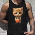 子猫、茶トラ、かわいい、おもしろい、癒し、ビーチ、ボール、砂浜、夏、海、ビーチボール、可愛い タンクトップ 彼への贈り物
