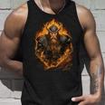 戦いの最中の獰猛なヴァイキング戦士 タンクトップ 彼への贈り物
