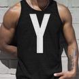 文字yアルファベットモノグラムイニシャル。 タンクトップ 彼への贈り物