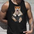 秋田愛好家のためのポケットの中の面白い秋田犬 タンクトップ 彼への贈り物