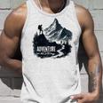 アドベンチャー バグ アウトドア キャンプ ハイキング 面白い 自然 グラフィック タンクトップ 彼への贈り物