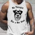 ミニチュアシュナウザー 私のセラピストは鼻が濡れています タンクトップ 彼への贈り物