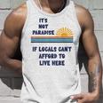 地元の人々がここに住む余裕がないなら、それは楽園ではない タンクトップ 彼への贈り物