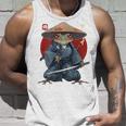 日本の侍カエルの戦士浮世サムライヒキガエルバックプリント。 タンクトップ 彼への贈り物
