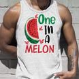 面白いスイカ ハワイのビーチでの休暇 メロンの中のかわいいもの タンクトップ 彼への贈り物