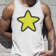 黄色い星と黒のアウトライン タンクトップ 彼への贈り物