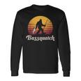 Basssquatch ビッグフット 釣り バス フォレスト シルエット 長袖Tシャツ ギフトのアイデア