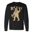 Resist サスカッチティー—面白いクリプティッド抗議 長袖Tシャツ ギフトのアイデア