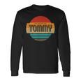 Tommy 名称 レトロ・ヴィンテージ・サンセット 限定版 長袖Tシャツ ギフトのアイデア