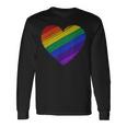 ハート・イン・ザ・カラーズ・オブ・ザ・レインボー 長袖Tシャツ ギフトのアイデア