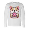 かわいいコーギーのドーナツを持つ漫画の犬愛好家アートキッズ。 長袖Tシャツ ギフトのアイデア