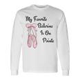 バレエバレリーナダンス My Favorite Ballerina Is On Pointe 長袖Tシャツ ギフトのアイデア
