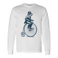 ビンテージのペニーファージング自転車に乗る粋なカエルのサイクリスト 長袖Tシャツ ギフトのアイデア