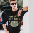 Daddy Est 2024 年生パパ 新米パパ 初めてのパパ 若いパパ 長袖Tシャツ 彼への贈り物