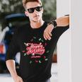 Happy Holiday And Merry Christmas Quote Festive Greetings 長袖Tシャツ 彼への贈り物