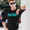 Nasaワームと記章のロゴ 長袖Tシャツ 彼への贈り物