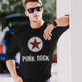 Punk Rock パンクロックスターのプレゼントでパンクロックミュージシャンのデザイン 長袖Tシャツ 彼への贈り物