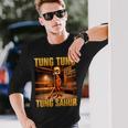 Tung Tung Tungahur Meme Brainrot 長袖Tシャツ 彼への贈り物