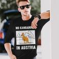 オーストリアにカンガルーはいない 愉快なオーストリア旅行 長袖Tシャツ 彼への贈り物