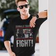 ドナルド・トランプ拳ポンプ We Fight American Flag Trump 2024 長袖Tシャツ 彼への贈り物