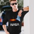 公式ライセンス。 Nasaシグナスブラックホールスペースギフト 長袖Tシャツ 彼への贈り物