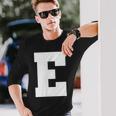 大文字 E アルファベット モノグラム イニシャル 長袖Tシャツ 彼への贈り物