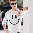 スマイリーフェイス キュート ポジティブ モチベーションアップ ハッピーススマイルフェイス 長袖Tシャツ 彼への贈り物