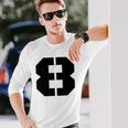 タイポグラフィ 太字 ステンシル 8番 数字 8 長袖Tシャツ 彼への贈り物