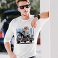 強風ピンナップガールとオールドアメ車のバックプリント 長袖Tシャツ 彼への贈り物
