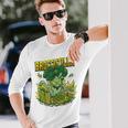 都市を攻撃する巨大なブロッコリーモンスター面白いブロッコリー 長袖Tシャツ 彼への贈り物