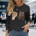 2匹の猫がミームを話す 長袖Tシャツ 彼女への贈り物