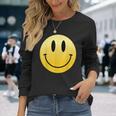 イエロー スマイル ハッピー ピース スマイル フェイス かわいい ユーモア すごい 長袖Tシャツ 彼女への贈り物