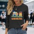 バルセロナの象徴的な建物とサグラダファミリア カラフル 長袖Tシャツ 彼女への贈り物