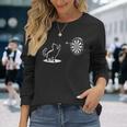 猫 遊び ダーツ 面白い 猫好き 子猫 ダーツプレーヤー 長袖Tシャツ 彼女への贈り物